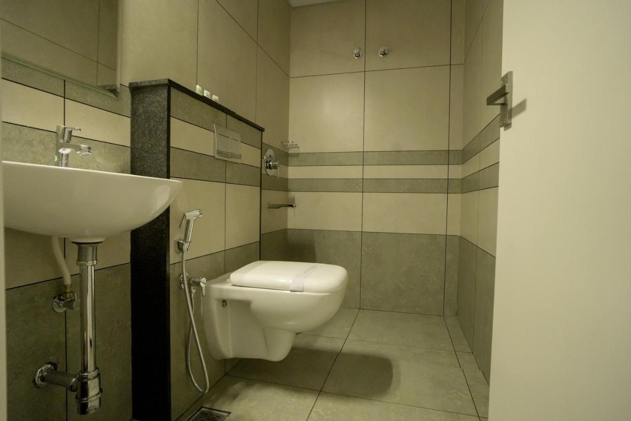 Sulu Residency Hotel Kochi ภายนอก รูปภาพ